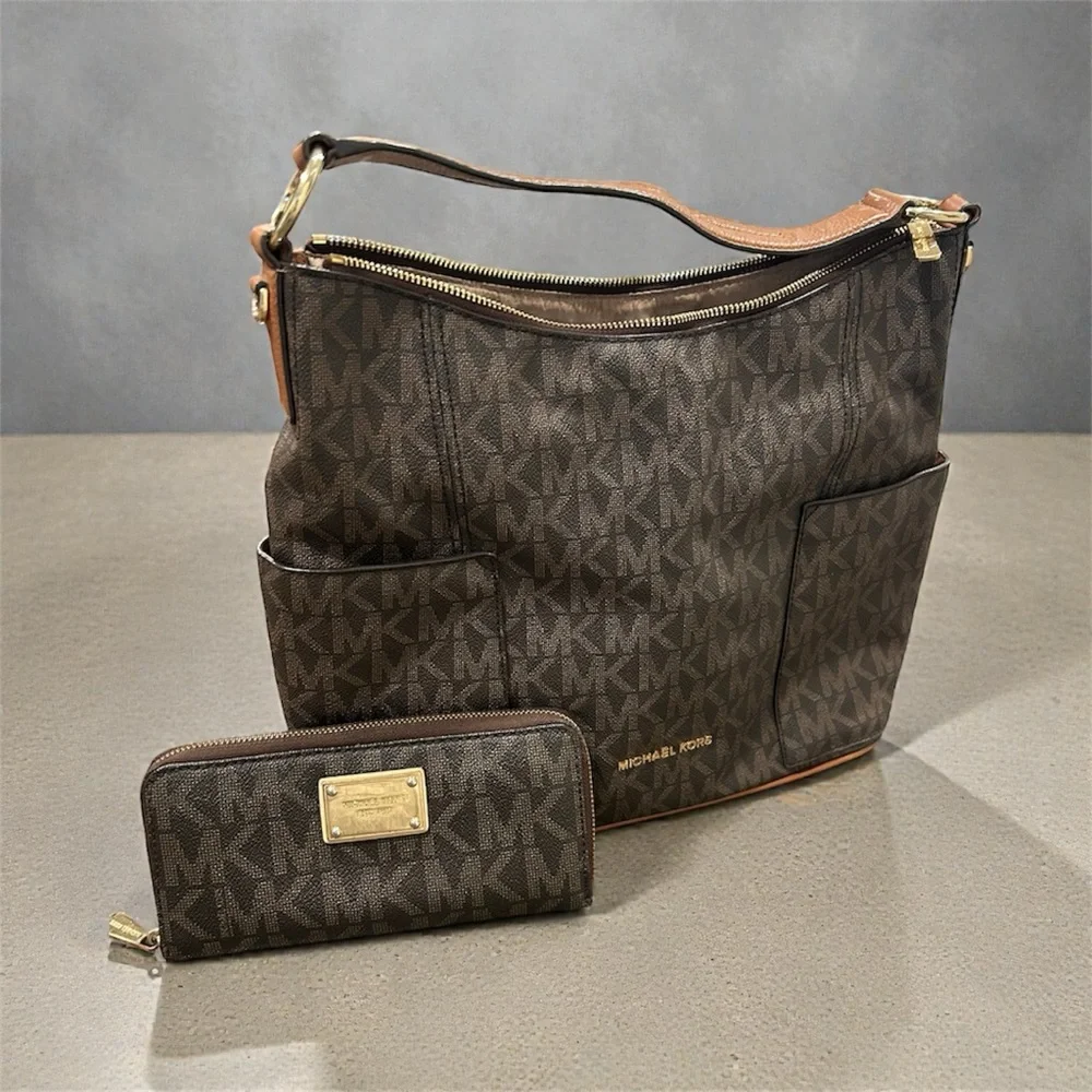 Michael Kors Brown Shoulder Bag wallet NOT included - Picture 1 of 3